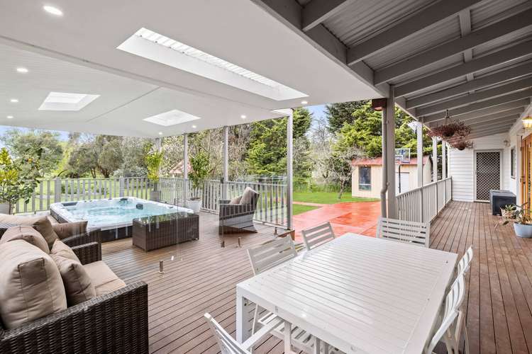 3 Thomas Court, Romsey VIC 3434