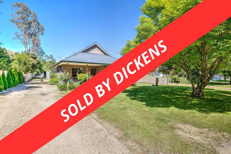 8 Seamer Street, Porepunkah VIC 3740