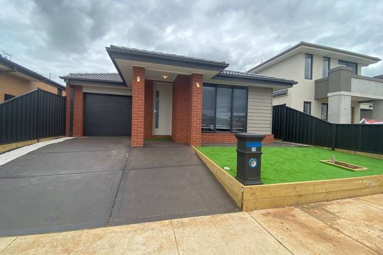 30 Enrica Drive, Melton South VIC 3338