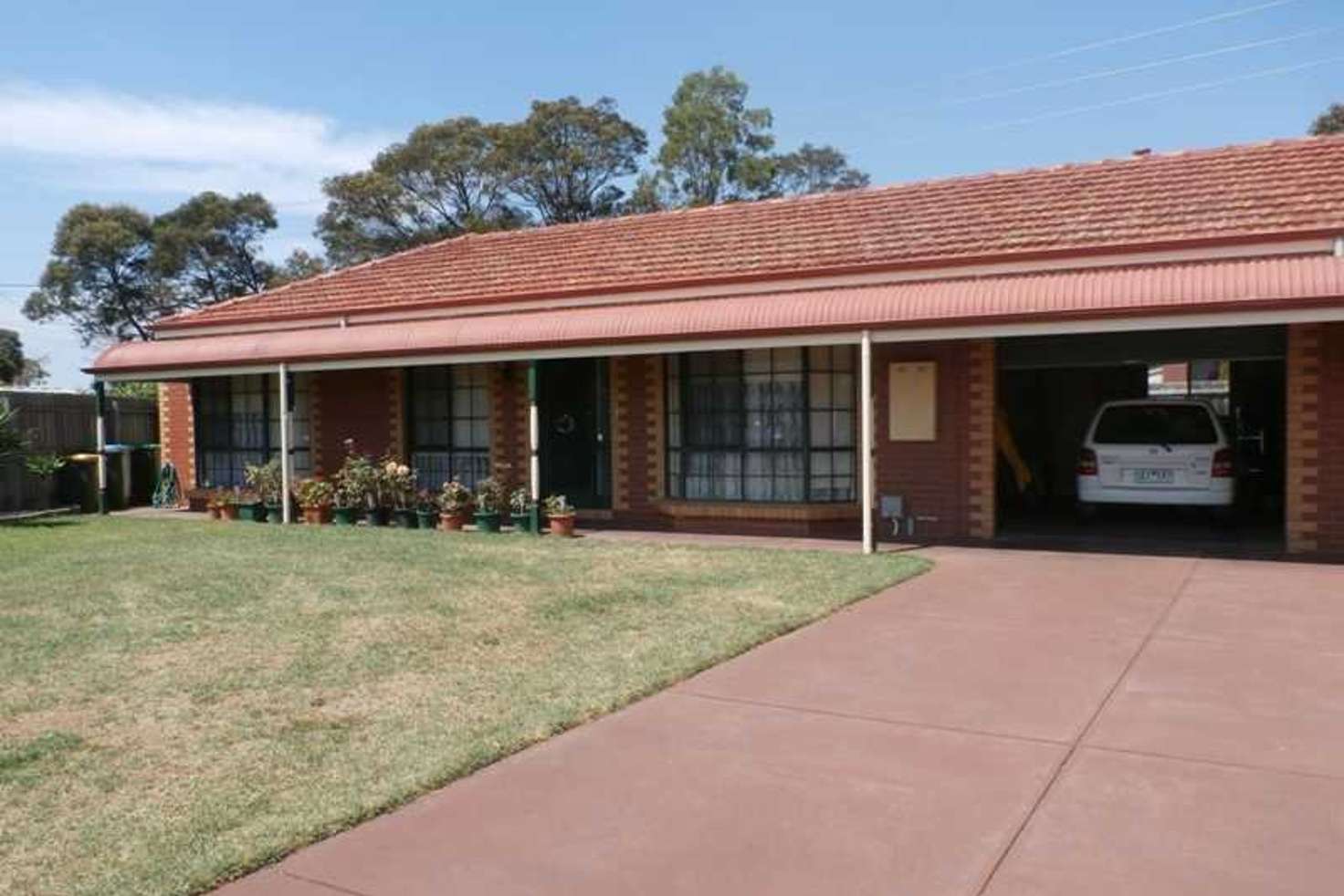 Main view of Homely unit listing, 1/16 Gabrielle Close, Werribee VIC 3030