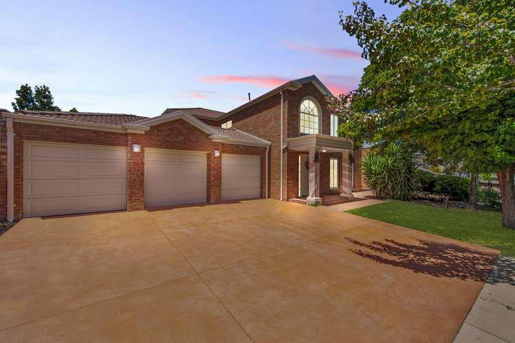 13 Hawthorn Grove, Taylors Hill VIC 3037