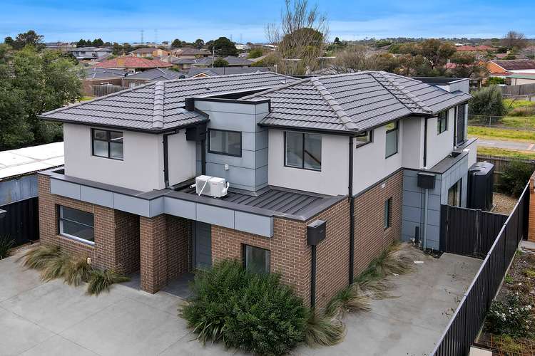 Main view of Homely townhouse listing, 2/100 Cheddar Road, Reservoir VIC 3073