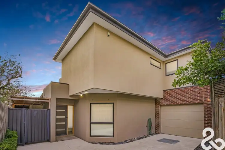 2/4 Walsh Avenue