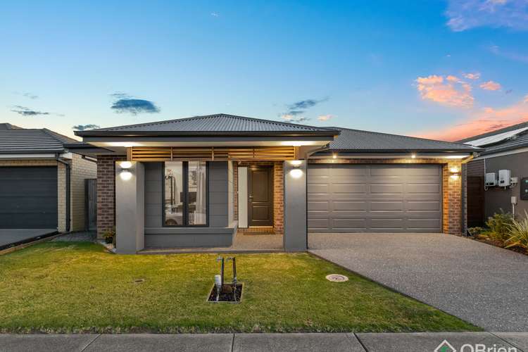 34 Fenway Boulevard, Clyde North VIC 3978