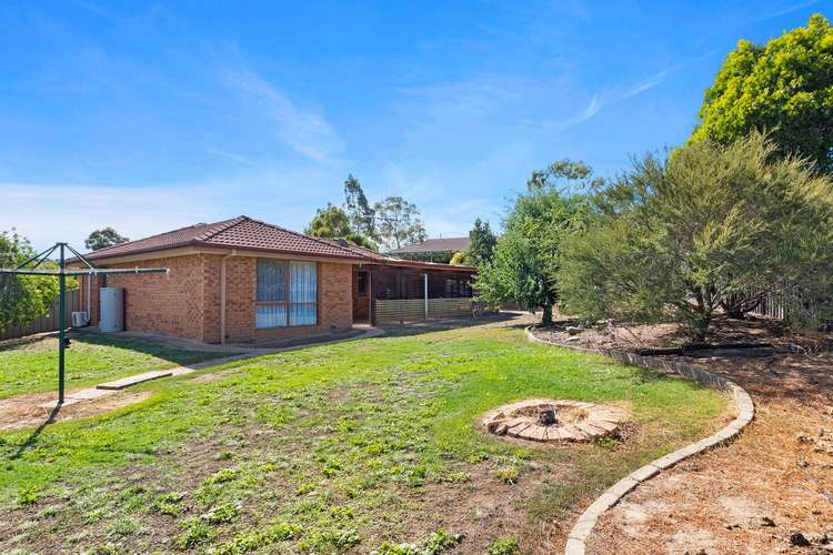 1 Manor Court, Kangaroo Flat VIC 3555