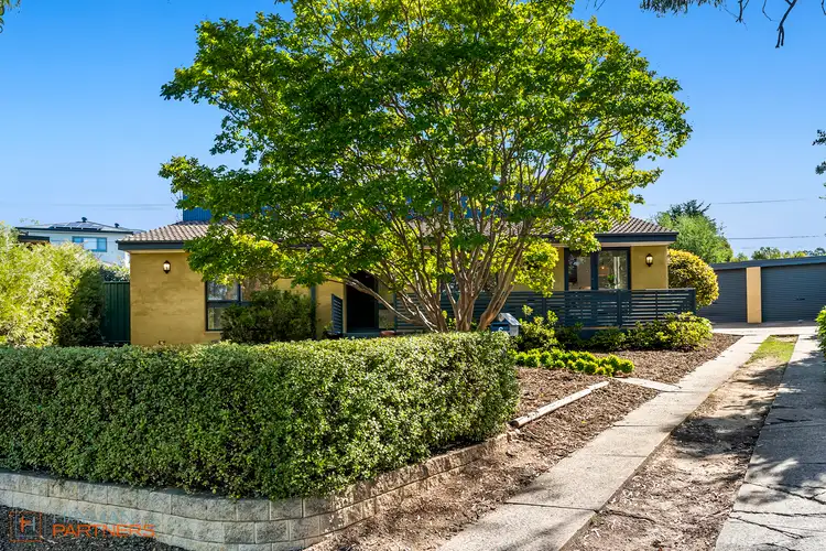 6 Heath Place