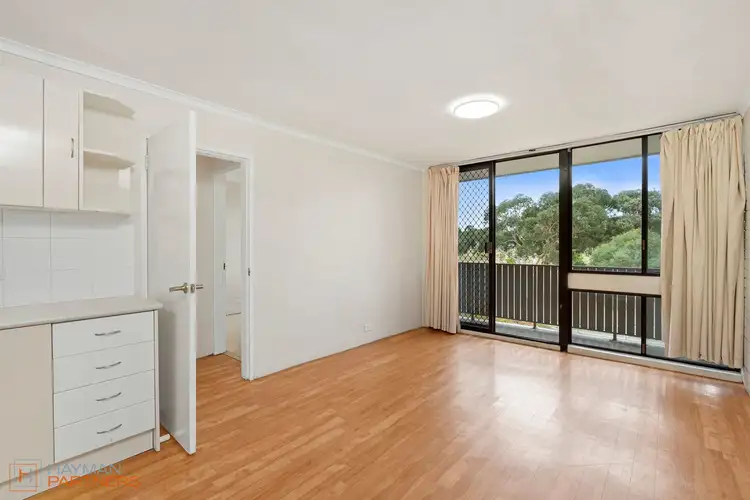 10B/52 Deloraine Street