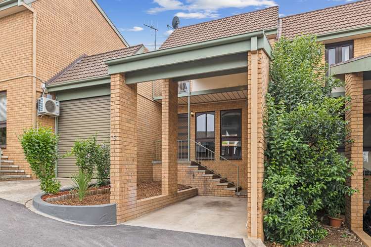 Main view of Homely townhouse listing, 5/8 Nimmitabel Street, Queanbeyan NSW 2620