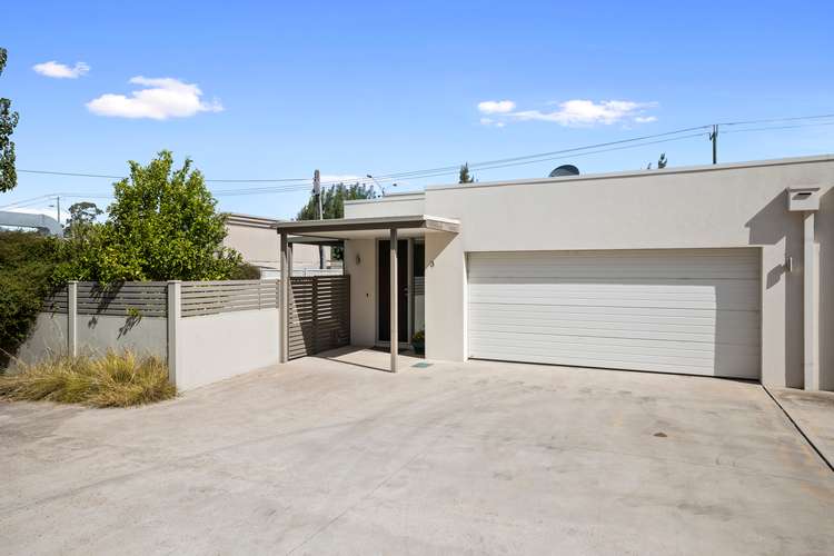 3/2 Pilcher Street, Strathdale VIC 3550