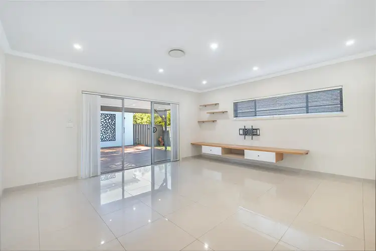 3/119 Simmat Avenue
