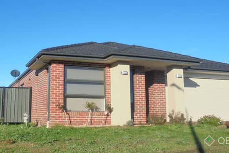 Main view of Homely house listing, 10 Featherbrook Circuit, Cranbourne North VIC 3977
