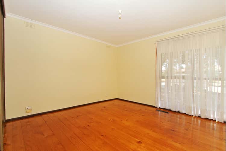 Fifth view of Homely house listing, 1 Sussex Court, Mill Park VIC 3082