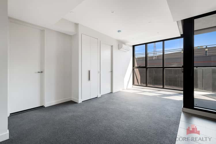 Fifth view of Homely apartment listing, 725/555 St Kilda Road, Melbourne VIC 3004