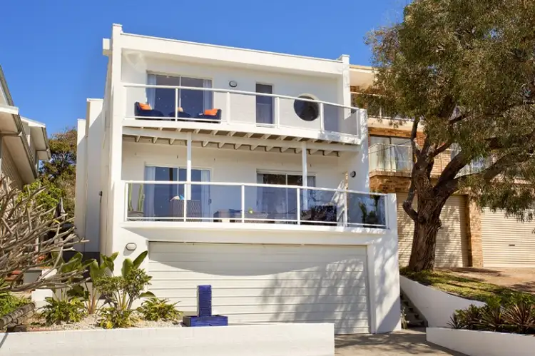 44 Curl Curl Parade, Curl Curl NSW 2096
