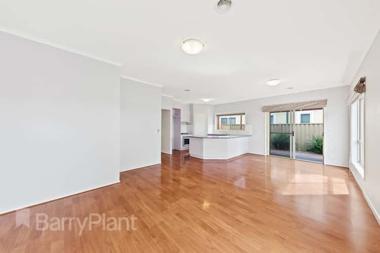 Fifth view of Homely house listing, 10 Como Glen, Caroline Springs VIC 3023