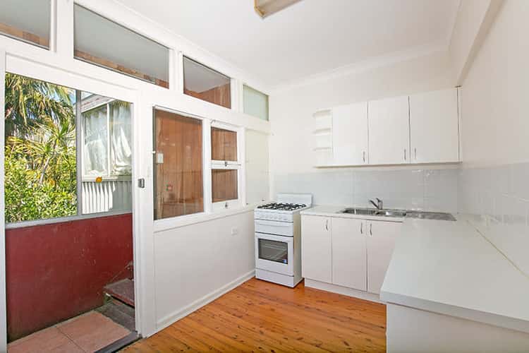 Main view of Homely unit listing, 2/39 Evans Street, Freshwater NSW 2096