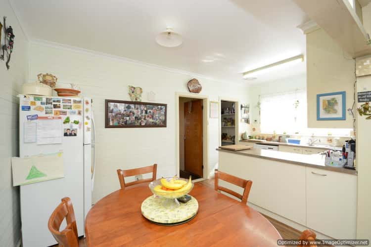 Sixth view of Homely house listing, 2 James Court, Bairnsdale VIC 3875