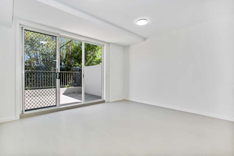Third view of Homely unit listing, 4/323-325 Sydney Road, Balgowlah NSW 2093