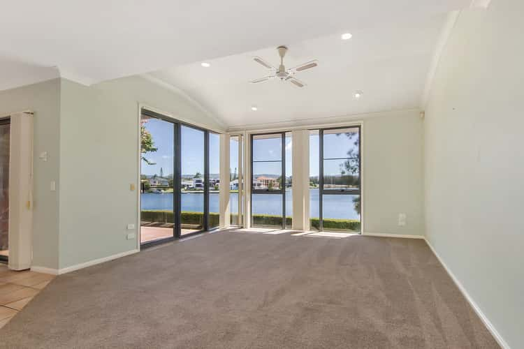 Fifth view of Homely villa listing, 4/125 Santa Cruz Boulevard, Clear Island Waters QLD 4226