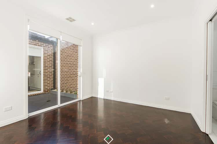 Fourth view of Homely unit listing, 5 Allard Court, Keilor Downs VIC 3038