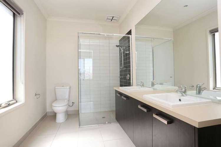 Fourth view of Homely townhouse listing, 41 Broadbeach Circuit, Sanctuary Lakes VIC 3030