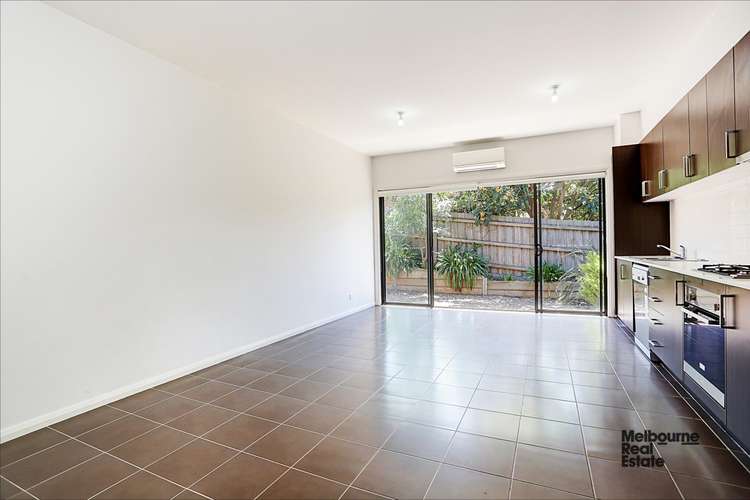 Third view of Homely townhouse listing, 2/627 Pascoe Vale Road, Oak Park VIC 3046