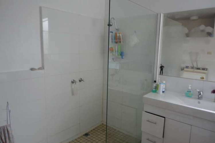 Third view of Homely apartment listing, 2/837 Park St, Brunswick VIC 3056