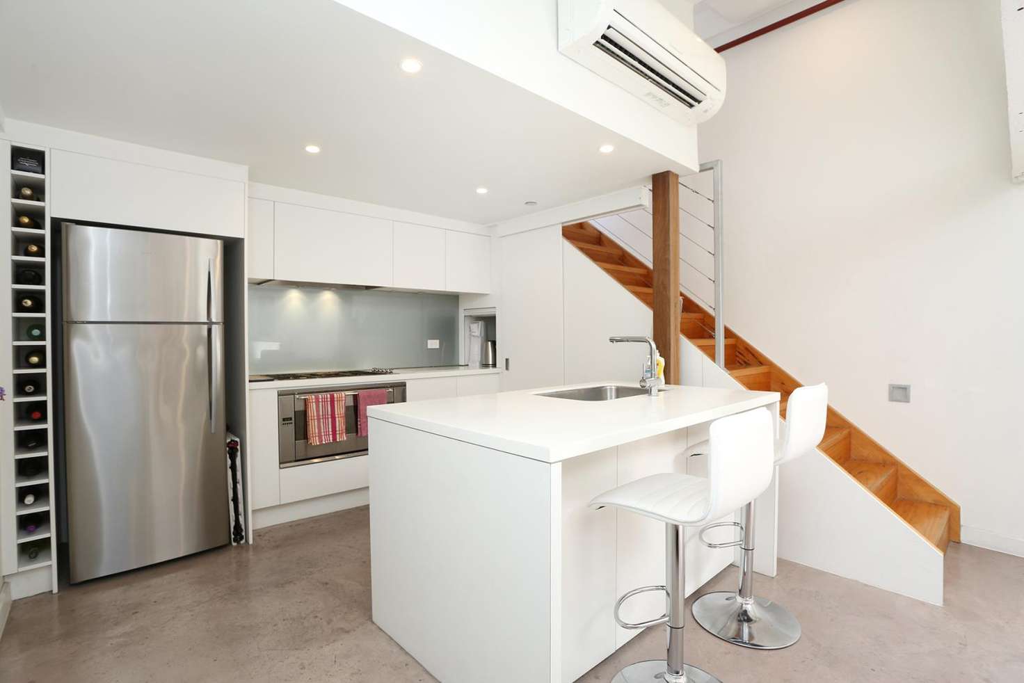 Main view of Homely unit listing, 2/81 King William Street, Fitzroy VIC 3065