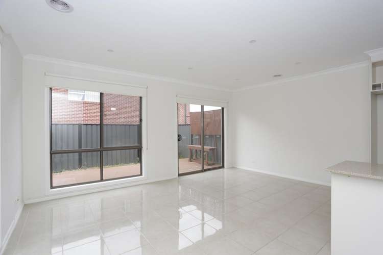 Fifth view of Homely house listing, 39 Wilkiea Crescent, Cranbourne North VIC 3977
