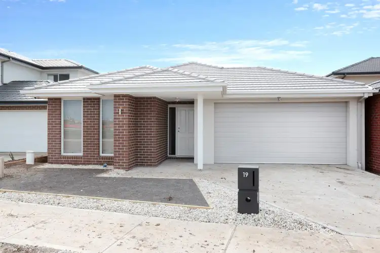 Main view of Homely house listing, 19 Wedgebill Circuit, Werribee VIC 3030