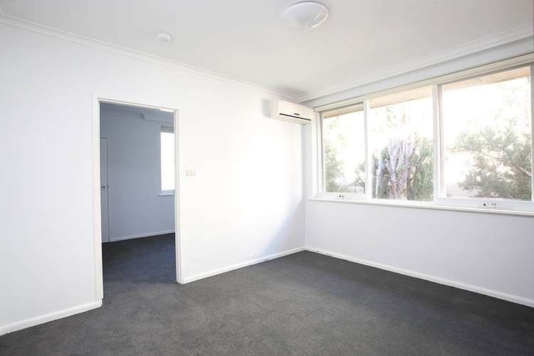 Second view of Homely apartment listing, 6/6 Beach Avenue, Elwood VIC 3184