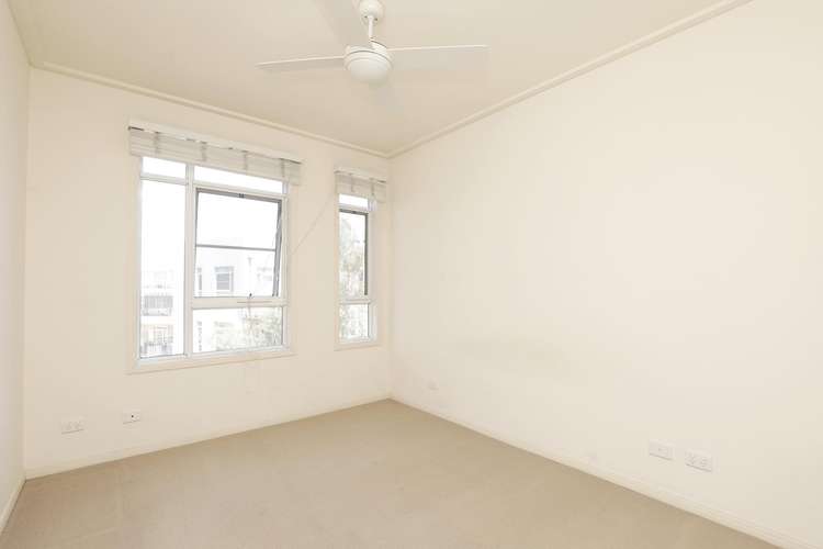 Fourth view of Homely apartment listing, 33/6 Graham Street, Port Melbourne VIC 3207