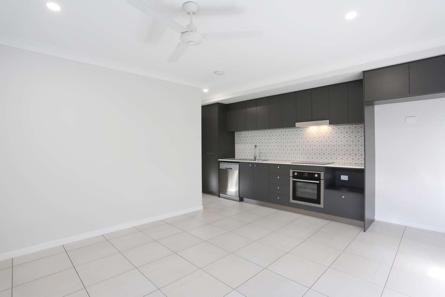 Main view of Homely unit listing, 1/29 Paddington Street, Bellmere QLD 4510