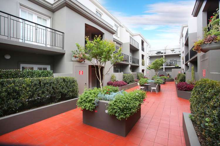 Main view of Homely apartment listing, 4/2 Henrietta Street, Hawthorn VIC 3122