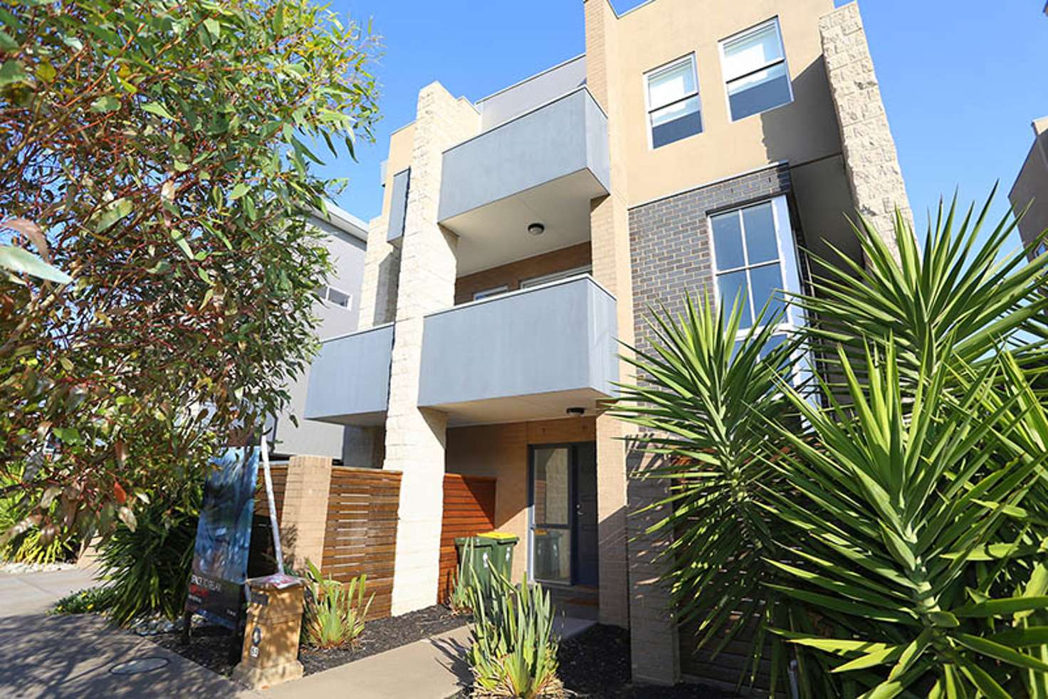 Main view of Homely townhouse listing, 54 Woiwurung Cres, Coburg VIC 3058