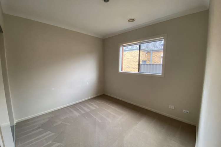 Second view of Homely house listing, 14 Daymar Circuit, Craigieburn VIC 3064