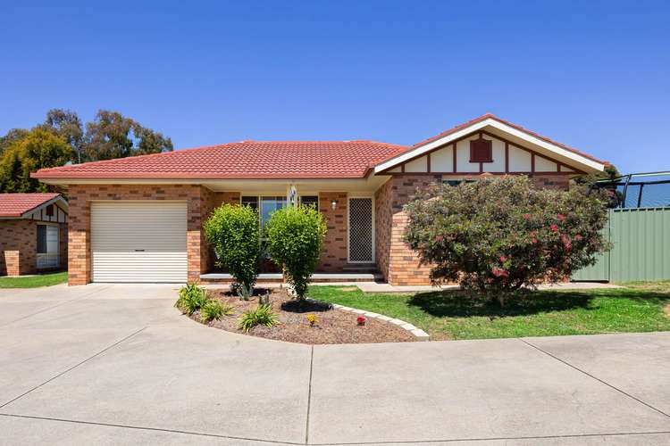 1/4 Dunn Avenue, Forest Hill NSW 2651