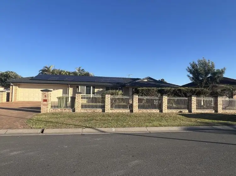 3 Cressbrook Court