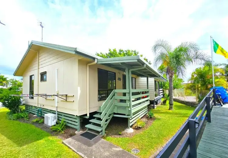 38 David Low Way