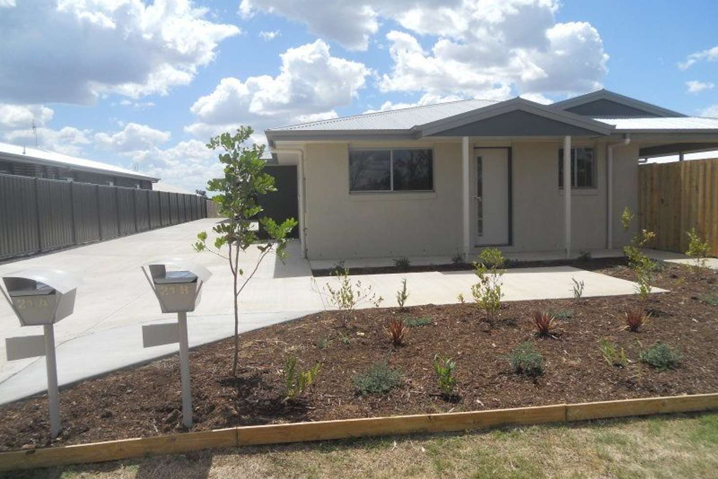 Main view of Homely unit listing, 2/21 Barnsley Street, Chinchilla QLD 4413