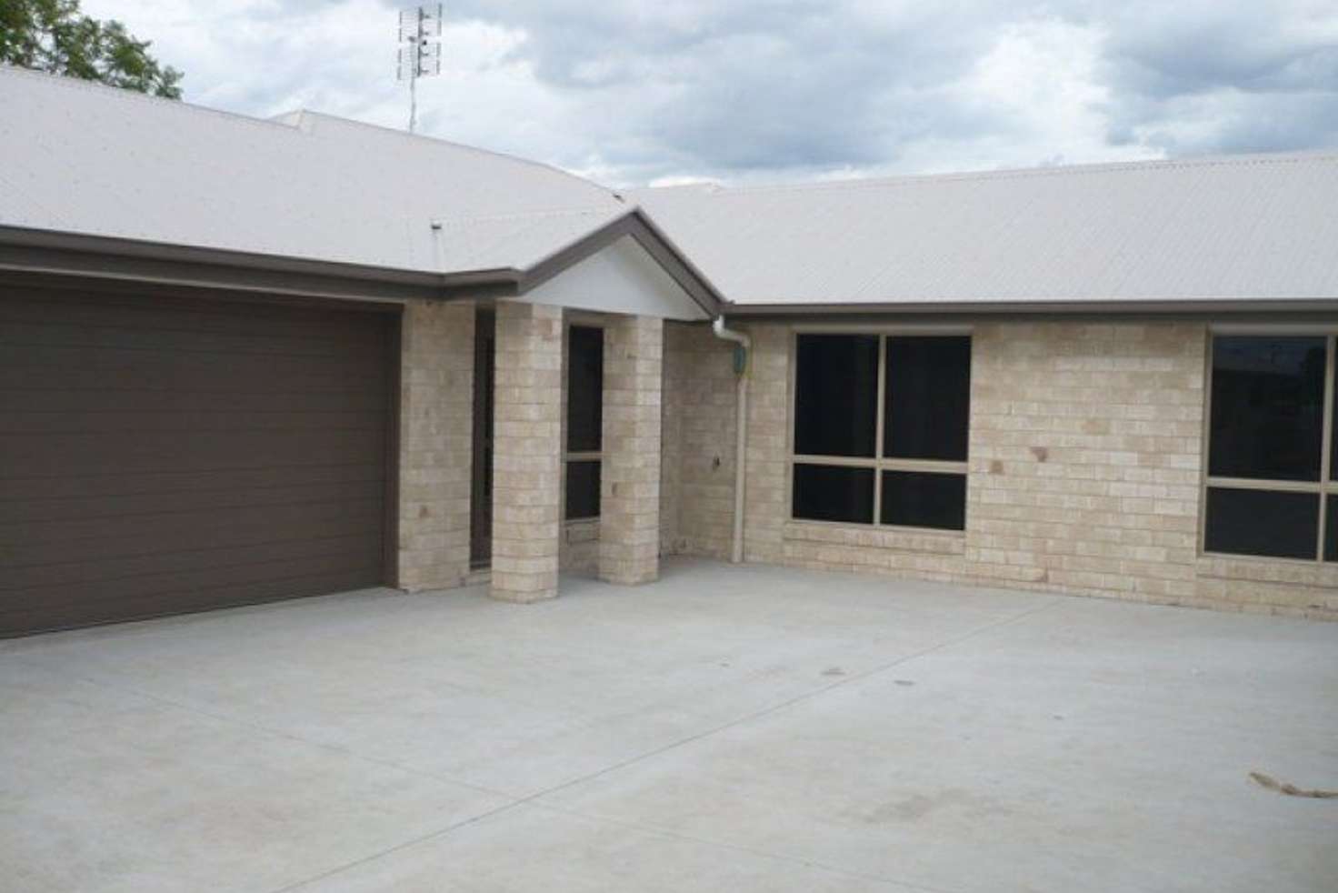 Main view of Homely unit listing, Unit 2/27 Price Street, Chinchilla QLD 4413