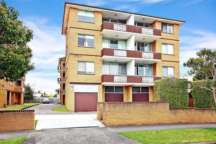 Main view of Homely apartment listing, 2/137 Regatta Road, Canada Bay NSW 2046