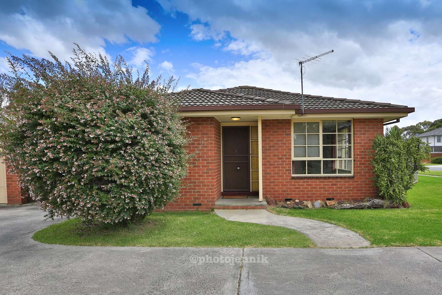 Main view of Homely unit listing, 1/4 Guest Road, Pakenham VIC 3810