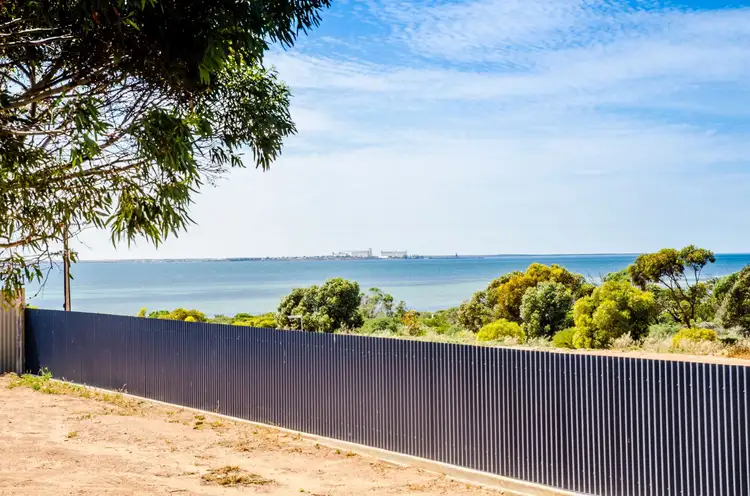 4 Peake Terrace, Denial Bay SA 5690