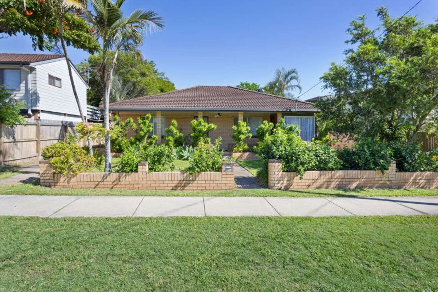 Main view of Homely house listing, 10 Cavell Street, Birkdale QLD 4159