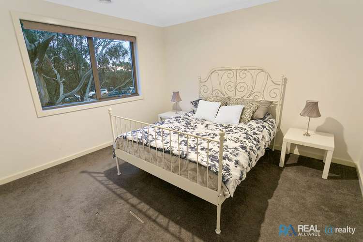 Sixth view of Homely townhouse listing, 1/72 Lynbrook Boulevard, Lynbrook VIC 3975