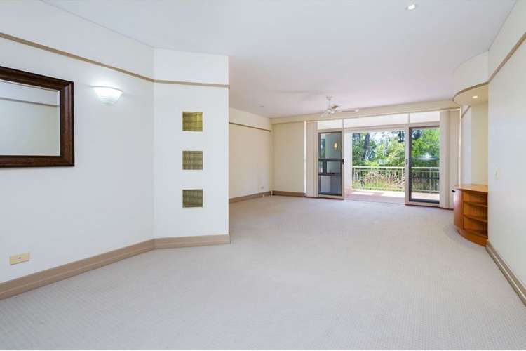 Fifth view of Homely unit listing, 76 Chichester Drive, Arundel QLD 4214
