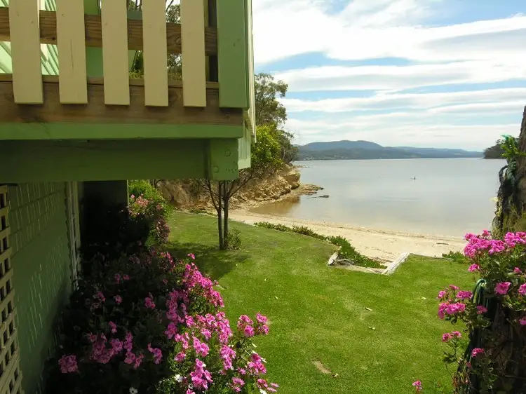 68 Flakemores Road, Eggs And Bacon Bay TAS 7112