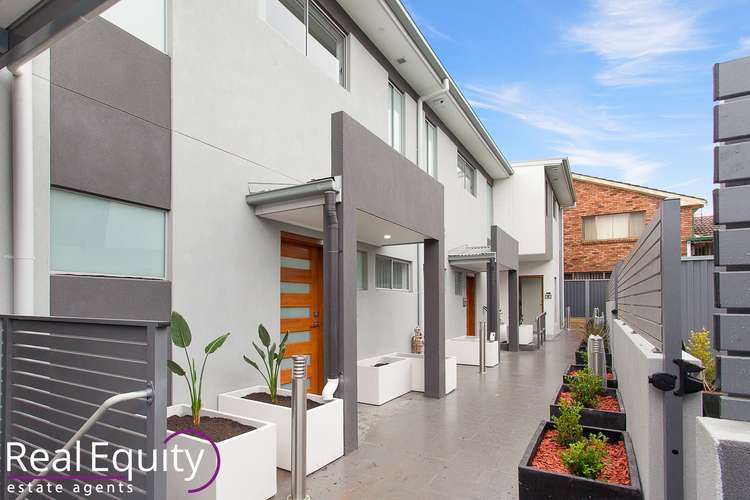 Main view of Homely townhouse listing, 11/66-70 Ikara Crescent, Moorebank NSW 2170
