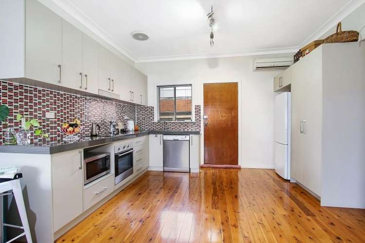 Fifth view of Homely unit listing, 2/672 David Street, Albury NSW 2640